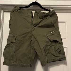 Nike Men's Green Nike SB Cargo Shorts